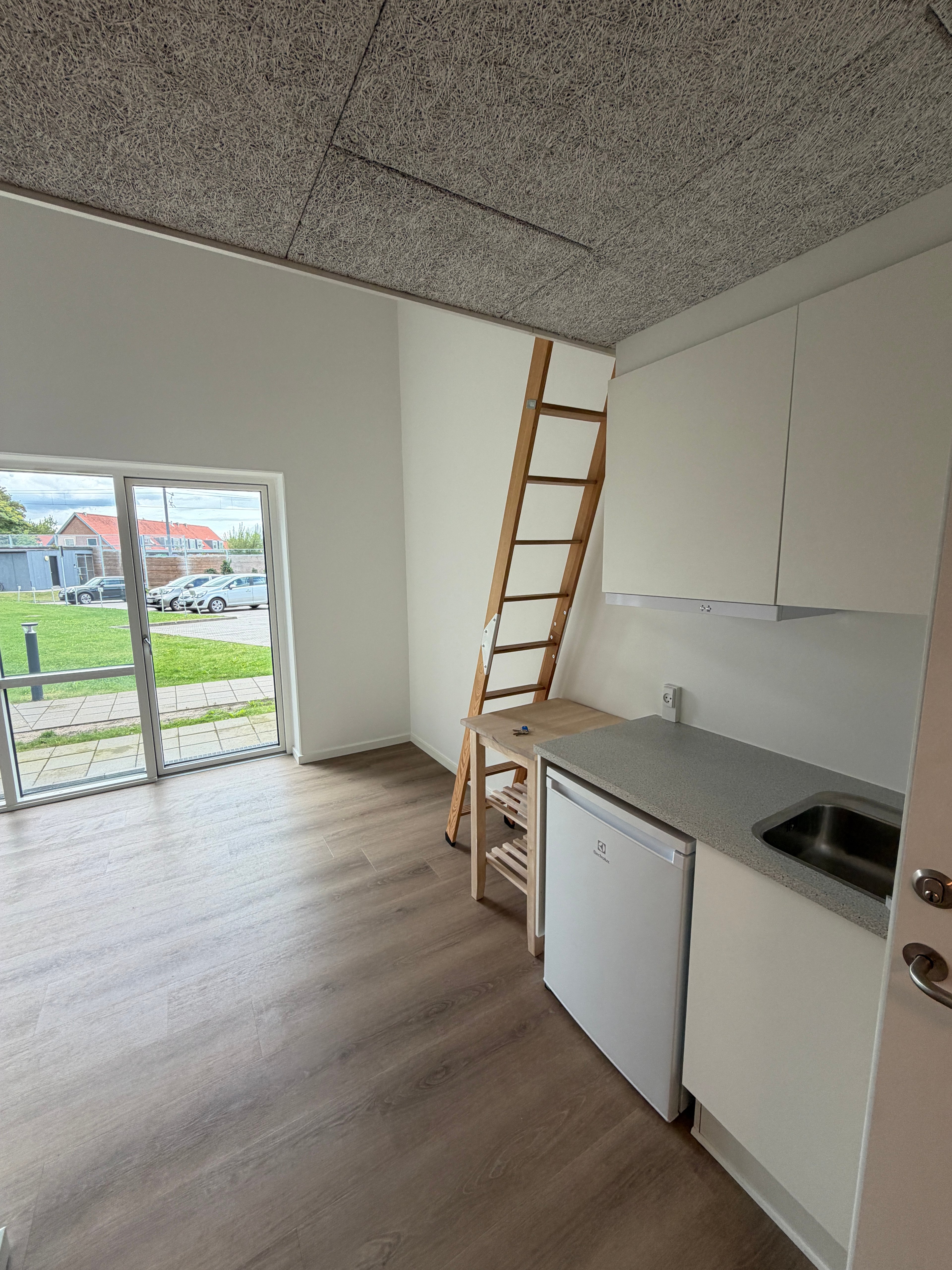 Image 3 of apartment